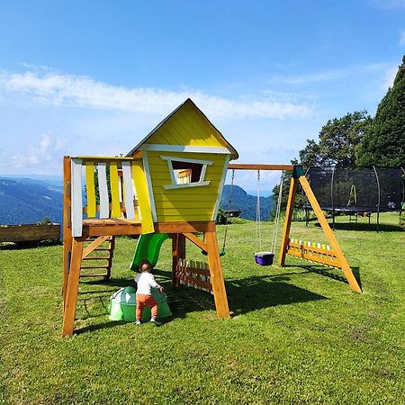 Apartamento Domacija Za Robom Cerkno Exterior foto