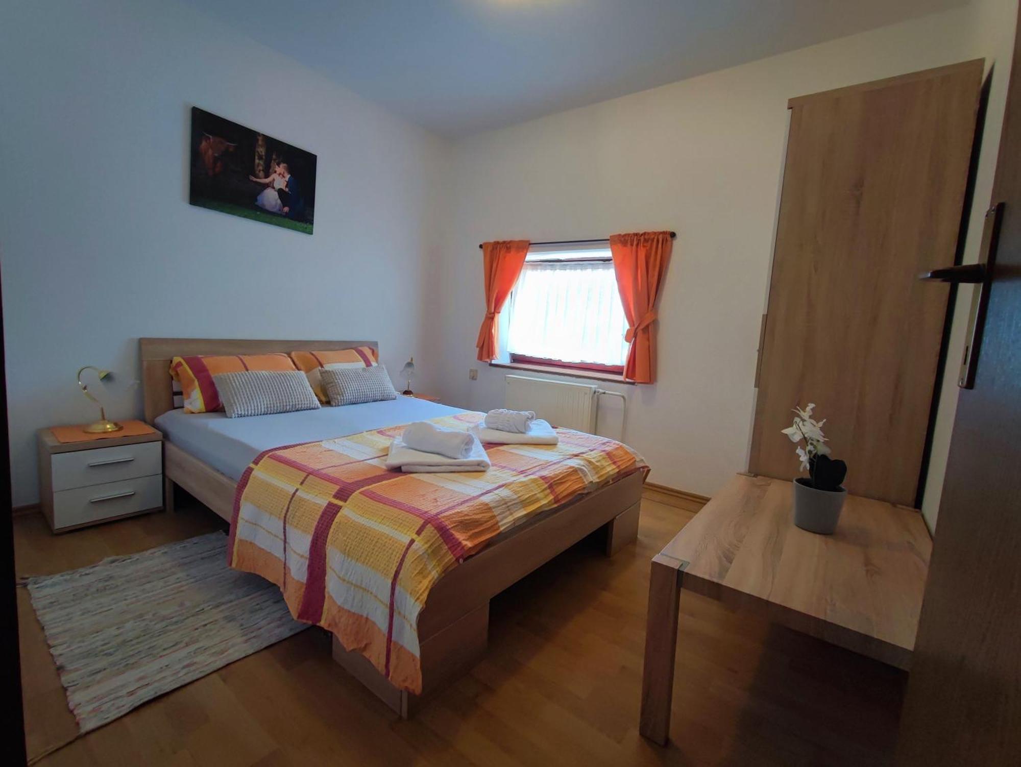 Apartamento Domacija Za Robom Cerkno Habitación foto