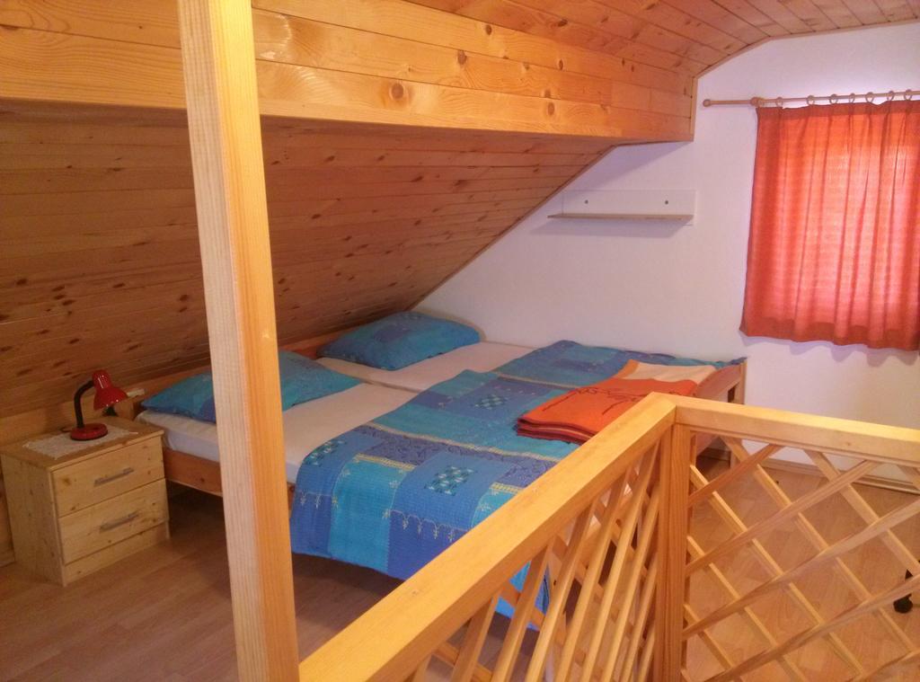 Apartamento Domacija Za Robom Cerkno Exterior foto